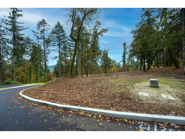 $309,000 | 2620 Cupola Drive, Unit 27, Eugene, OR 97403