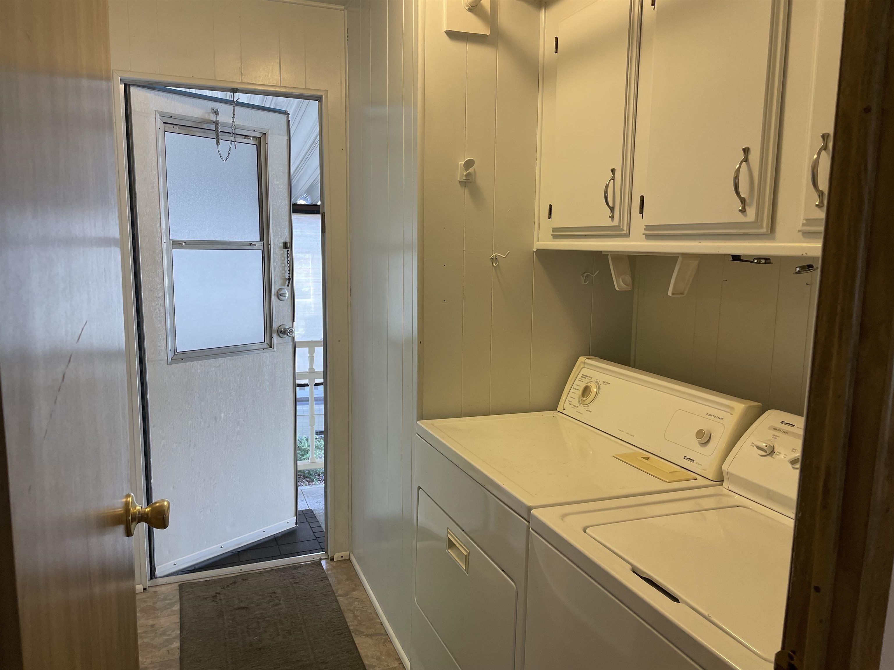 10956 Green Street, Unit 218 Columbia, CA 95310 - Photo 9 of 21 a utility room with dryer and washer