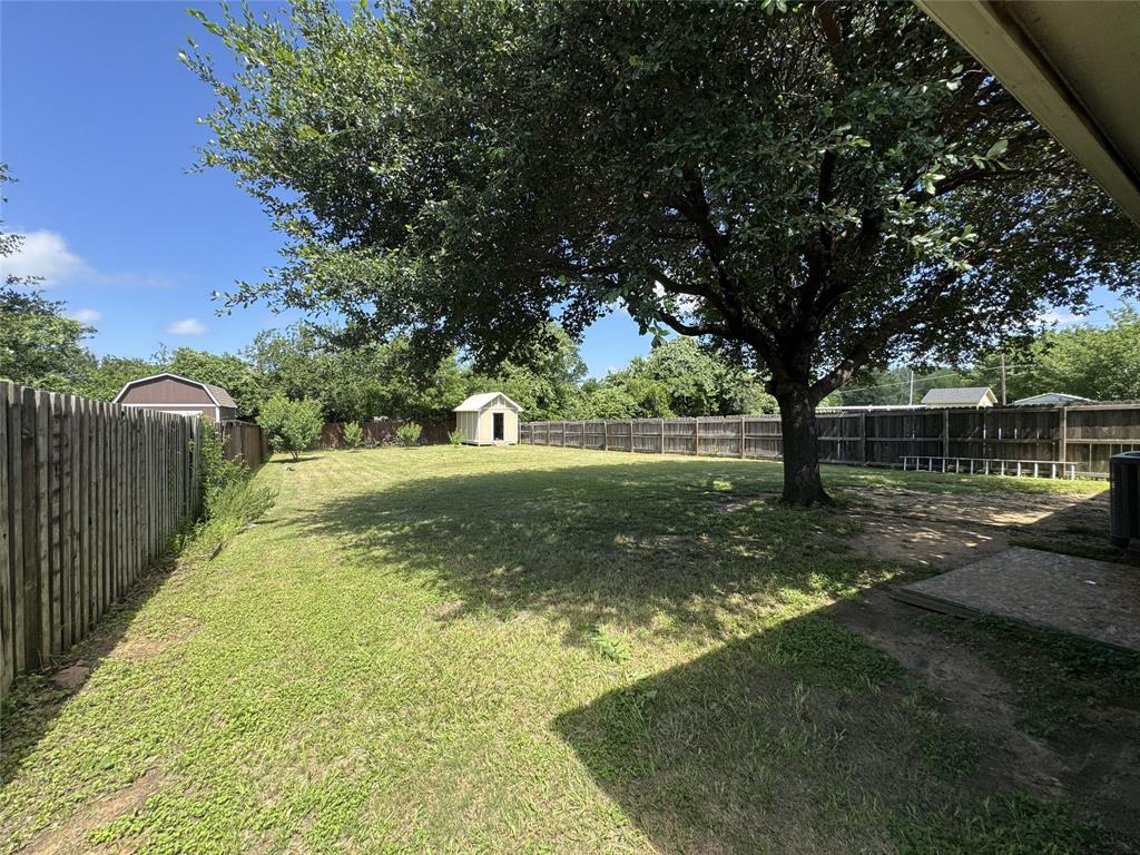 515 Haymarket Road Dallas, TX 75217 - Photo 12 of 15 Backyard