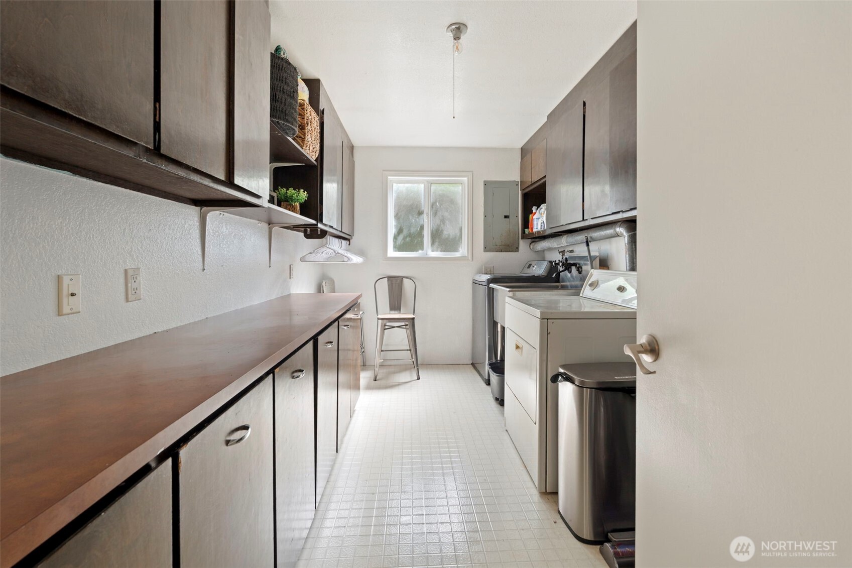 2118 Gallagher Road Centralia, WA 98531 - Photo 18 of 40 a kitchen with stainless steel appliances lots of counter top space