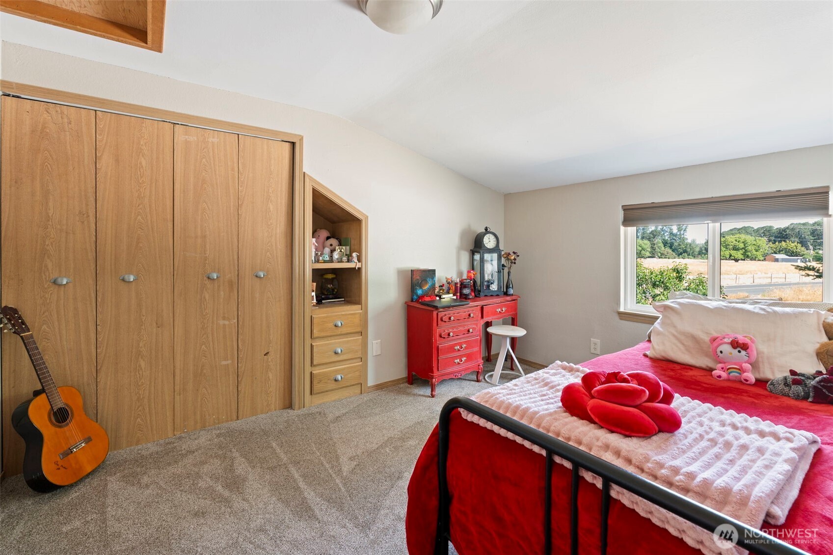 2118 Gallagher Road Centralia, WA 98531 - Photo 24 of 40 a bedroom with a bed and a window
