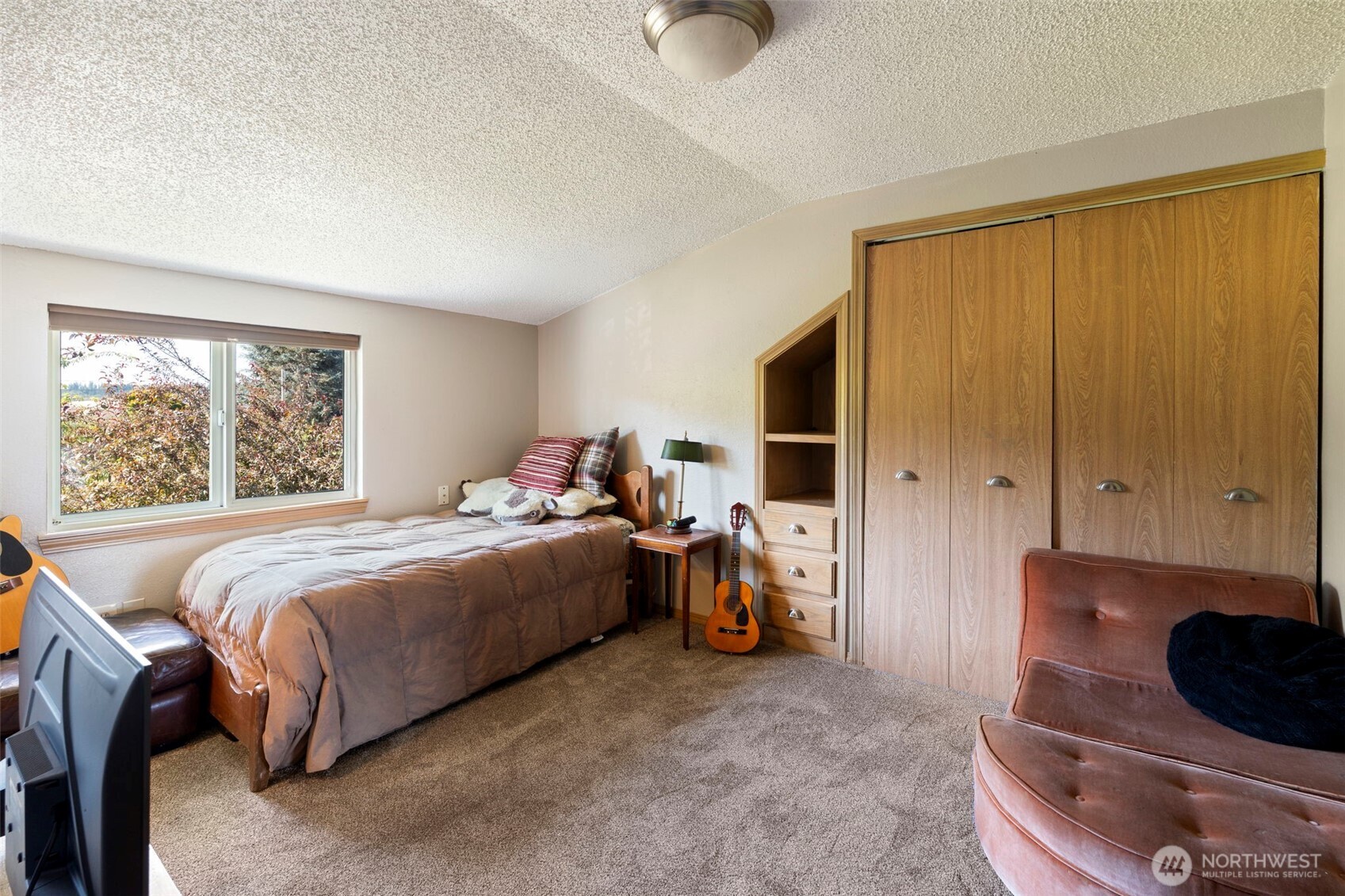 2118 Gallagher Road Centralia, WA 98531 - Photo 25 of 40 a bed room with a bed and a window