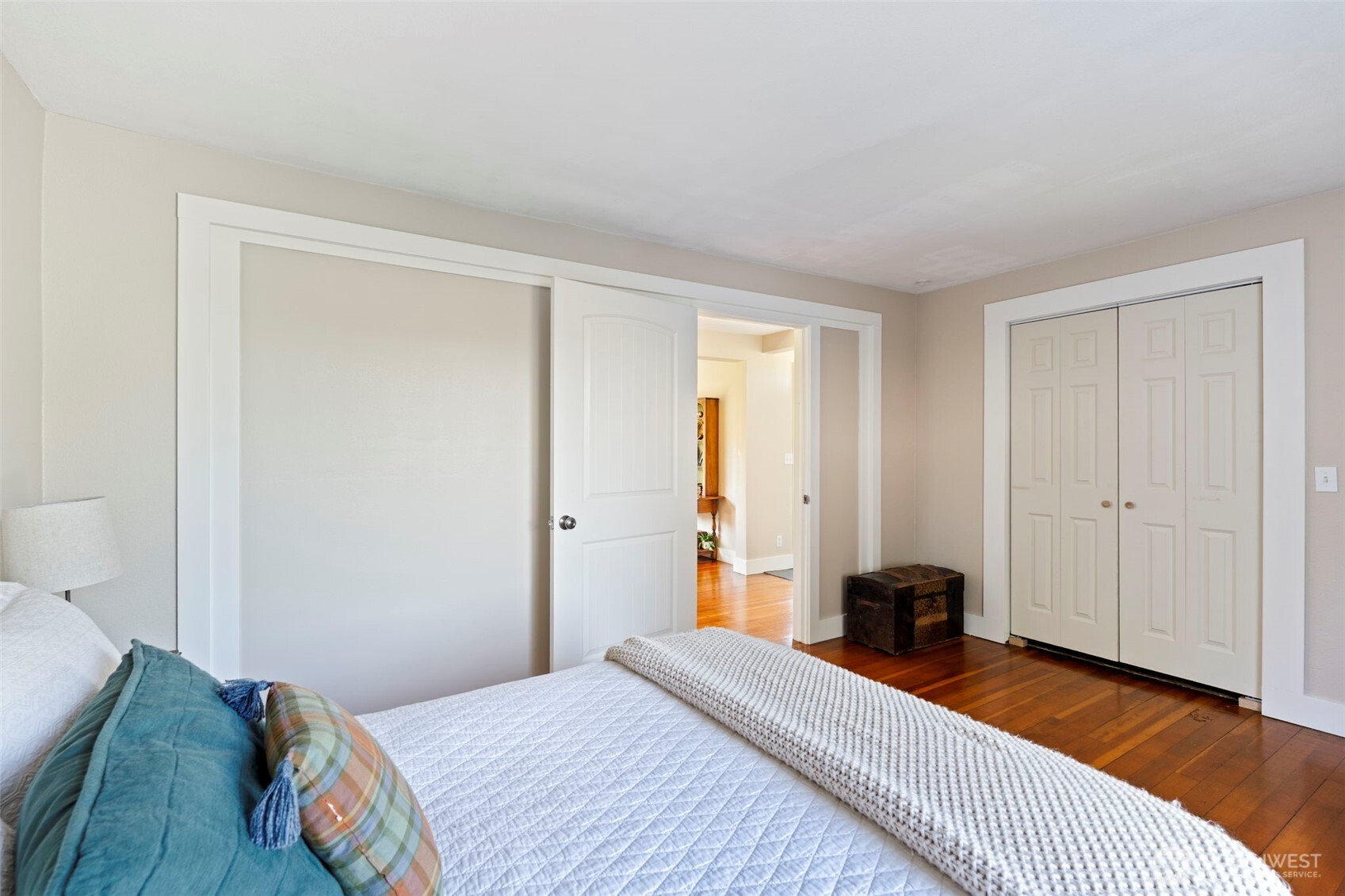 2118 Gallagher Road Centralia, WA 98531 - Photo 6 of 40 a bedroom with a bed and a window