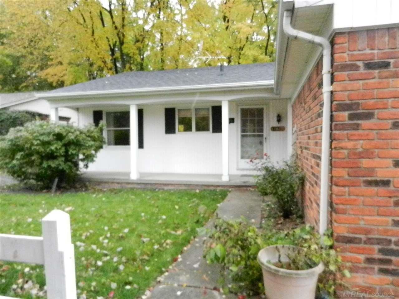 11367 Common Road Warren, MI 48093 - Photo 2 of 44 31364535-1.JPG