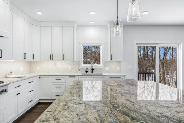 $1,595,000 | 925 Minnesota Lane North, Plymouth, MN 55447