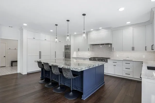 $1,595,000 | 925 Minnesota Lane North, Plymouth, MN 55447