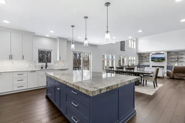 $1,595,000 | 925 Minnesota Lane North, Plymouth, MN 55447