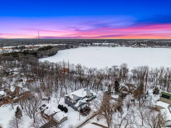 $1,595,000 | 925 Minnesota Lane North, Plymouth, MN 55447