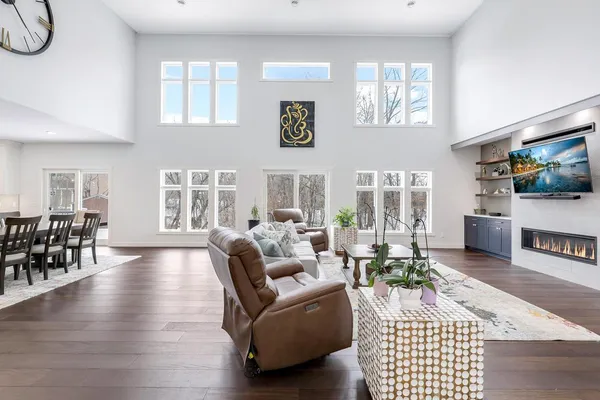 $1,595,000 | 925 Minnesota Lane North, Plymouth, MN 55447