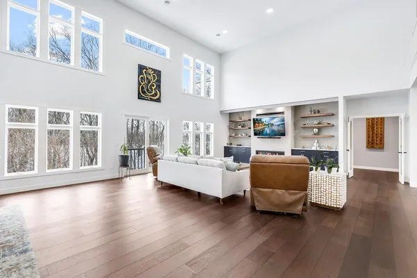 $1,595,000 | 925 Minnesota Lane North, Plymouth, MN 55447