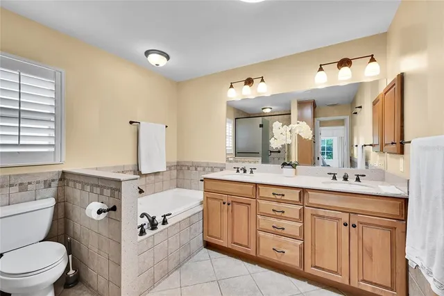 $565,000 | 1569 Waterford Drive, Venice, FL 34292