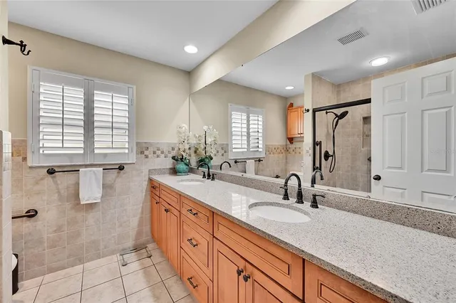 $565,000 | 1569 Waterford Drive, Venice, FL 34292