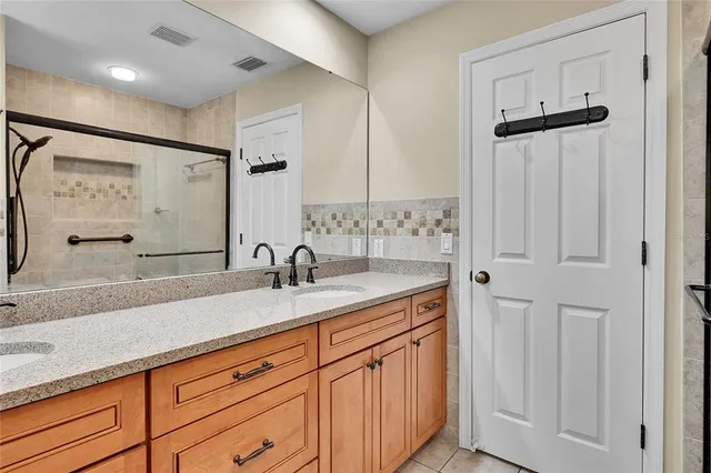 $565,000 | 1569 Waterford Drive, Venice, FL 34292