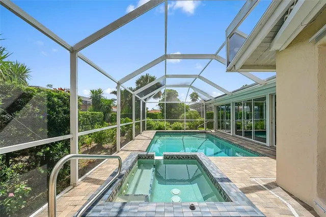$565,000 | 1569 Waterford Drive, Venice, FL 34292