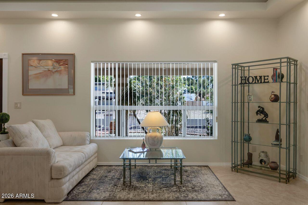 7618 West John Cabot Road Glendale, AZ 85308 - Photo 4 of 43 Light and bright
