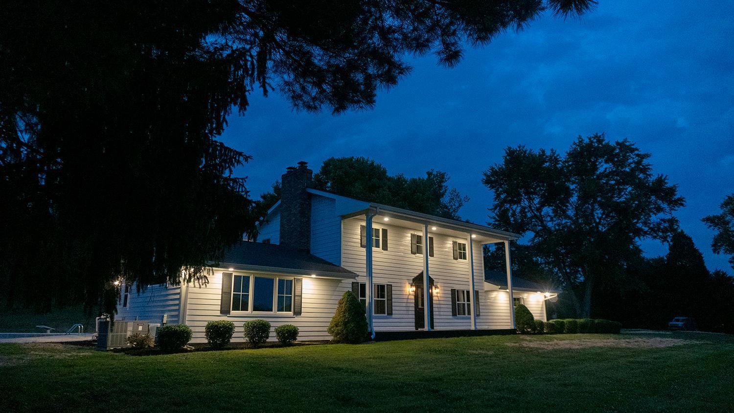 1529 Indian Cave Road New Market, TN 37820 - Photo 3 of 35 house front light