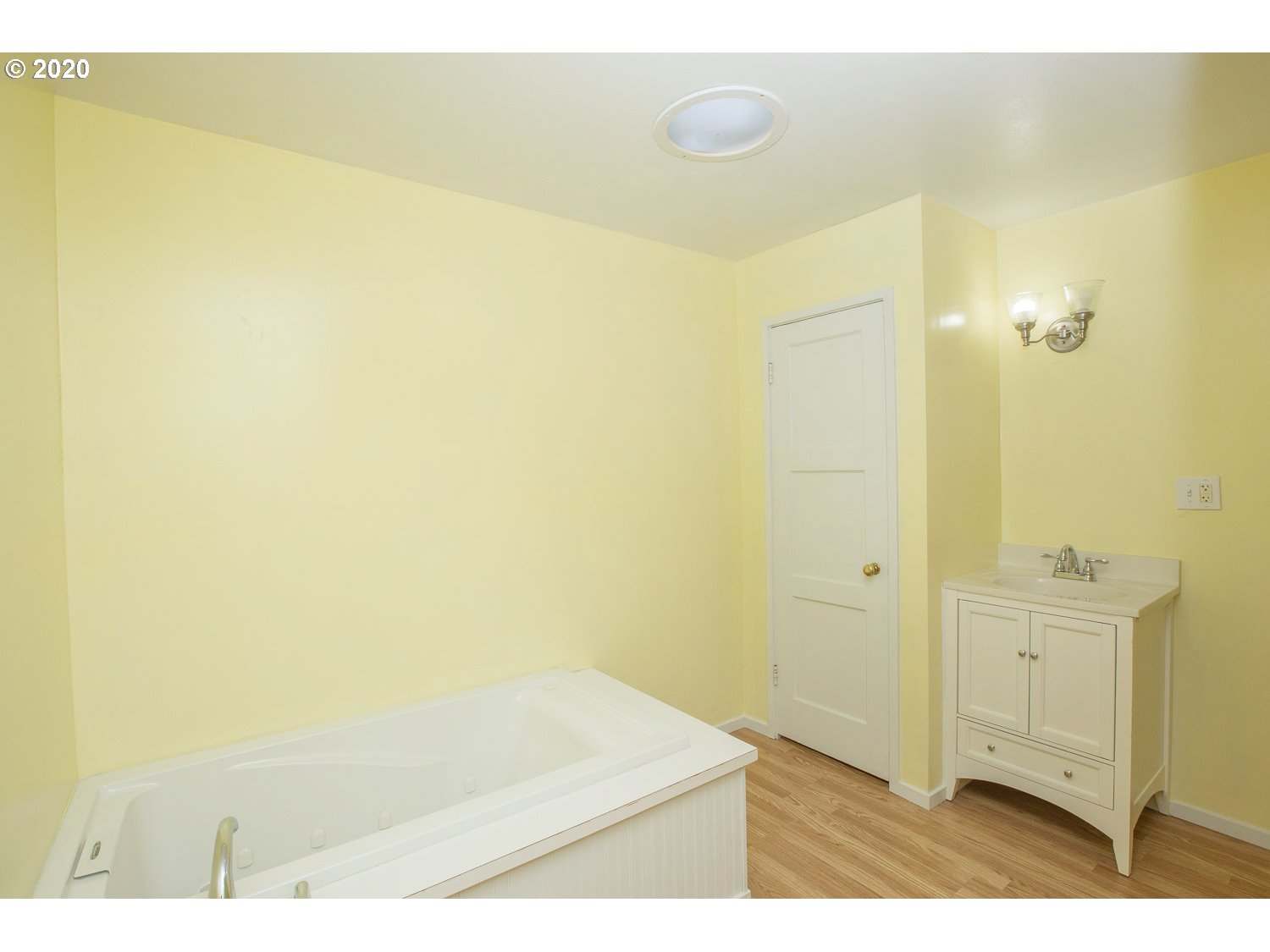 1716 E Street Springfield, OR 97477 - Photo 13 of 22