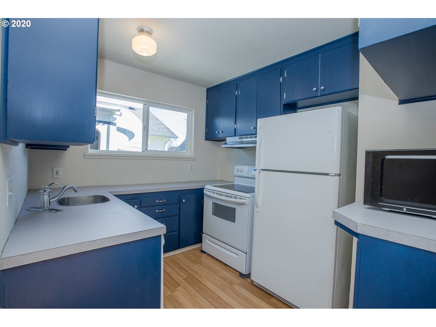1716 E Street Springfield, OR 97477 - Photo 8 of 22