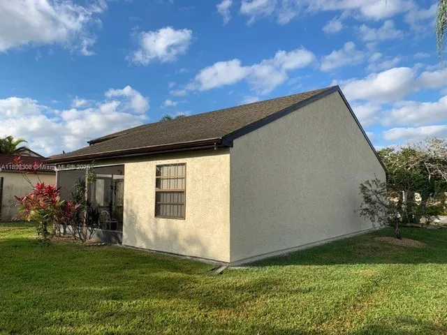 a front view of house with yard