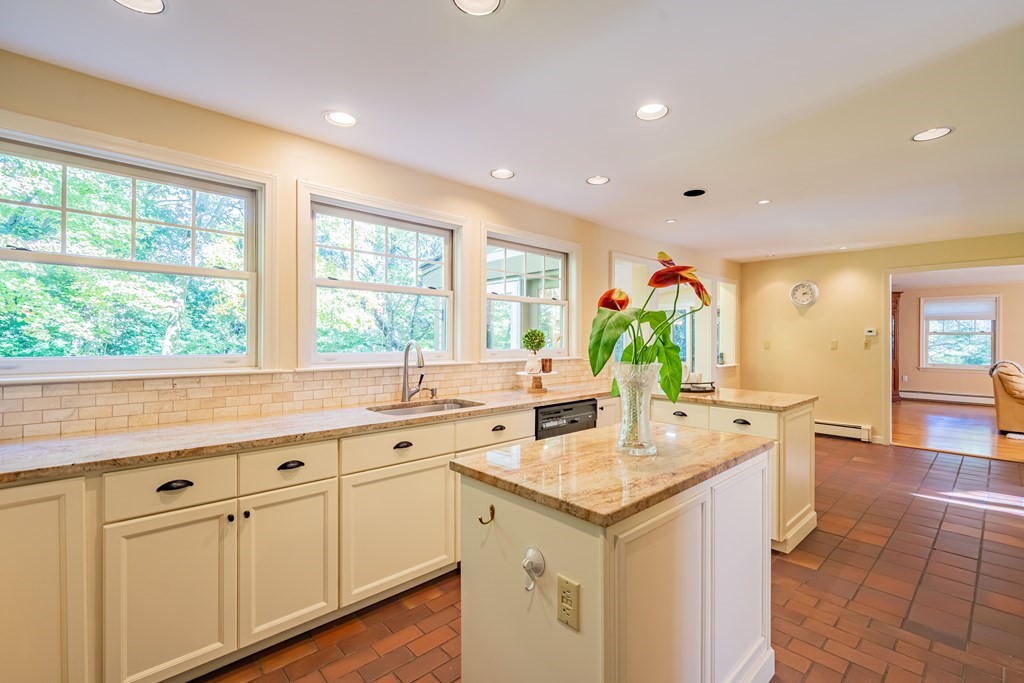 9 Solomon Pierce Road Lexington, MA 02420 - Photo 11 of 42 Gallery Image 11