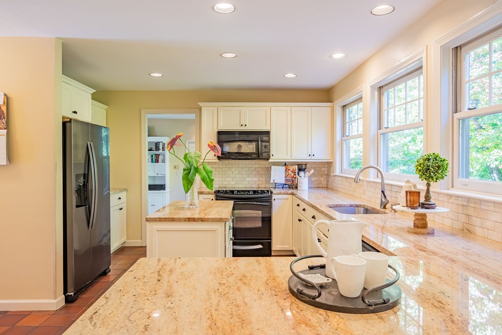 9 Solomon Pierce Road Lexington, MA 02420 - Photo 13 of 42 Gallery Image 13