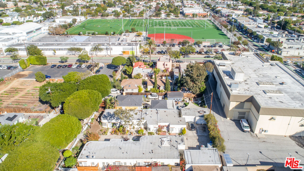 1502 Maple Street Santa Monica, CA 90405 - Photo 14 of 16 a view of a city