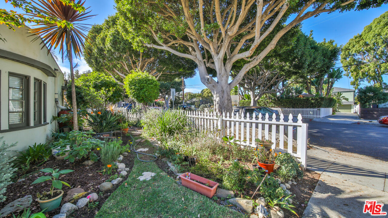 1502 Maple Street Santa Monica, CA 90405 - Photo 10 of 16 a front view of a house having yard