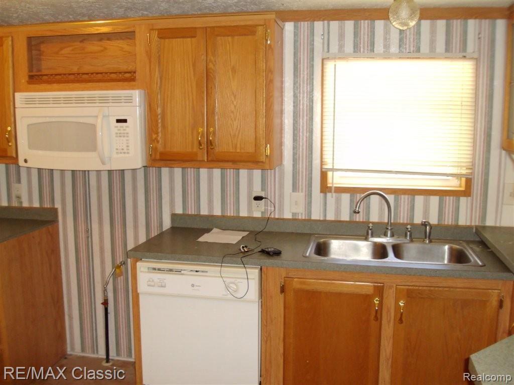 46300 Wear Road Belleville, MI 48111 - Photo 9 of 11 CAPITOL 021.JPG