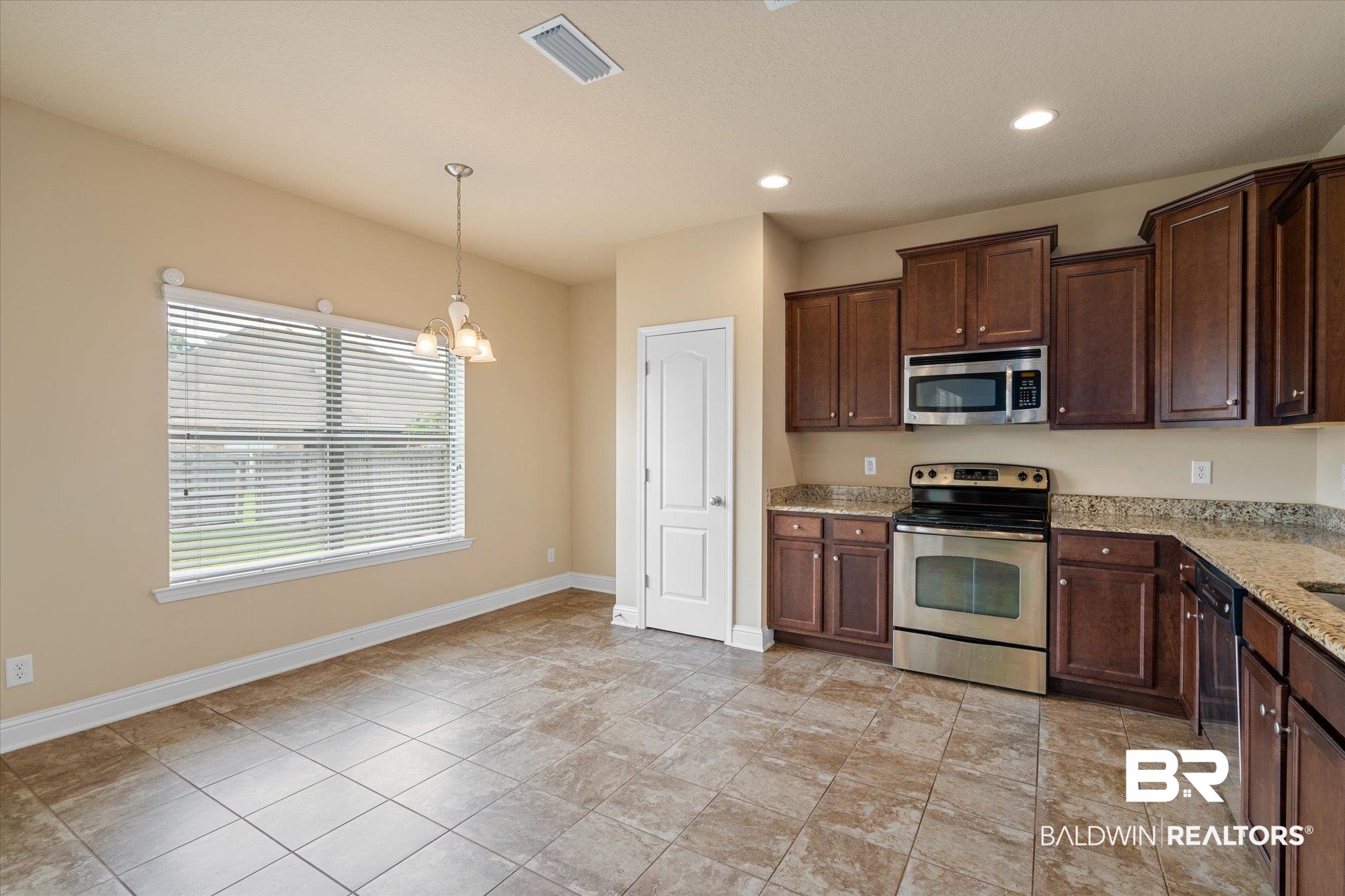 9792 Torrington Drive South Semmes, AL 36575 - Photo 11 of 30