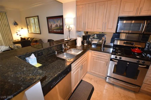 $1,430 | 230 East Flamingo Road, Unit 128, Las Vegas, NV 89169