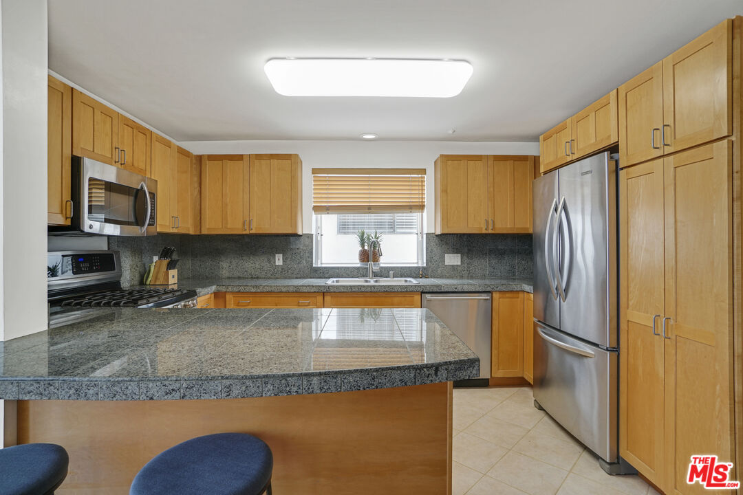 120 Fleet Street, Unit A Marina del Rey, CA 90292 - Photo 11 of 28