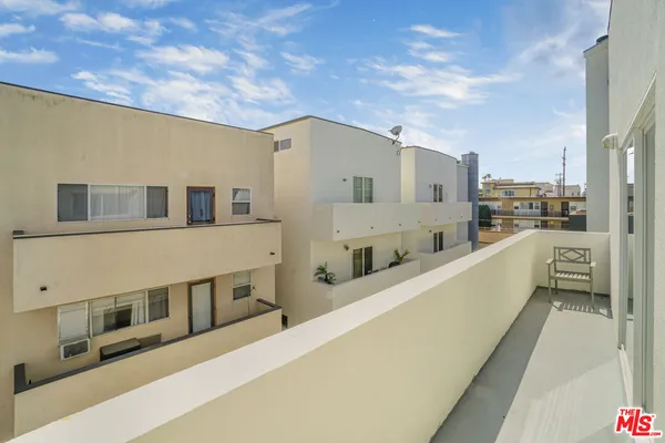 $8,900 | 120 Fleet Street, Unit A, Marina del Rey, CA 90292