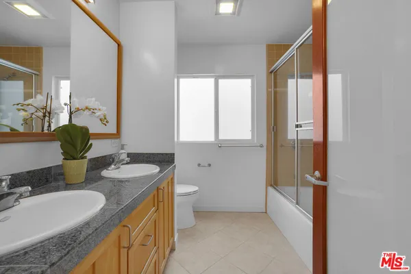 $8,900 | 120 Fleet Street, Unit A, Marina del Rey, CA 90292