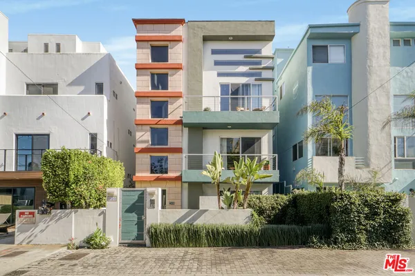 $8,900 | 120 Fleet Street, Unit A, Marina del Rey, CA 90292