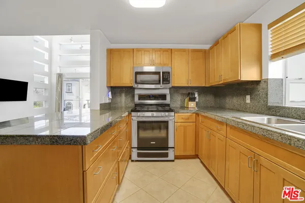 $8,900 | 120 Fleet Street, Unit A, Marina del Rey, CA 90292