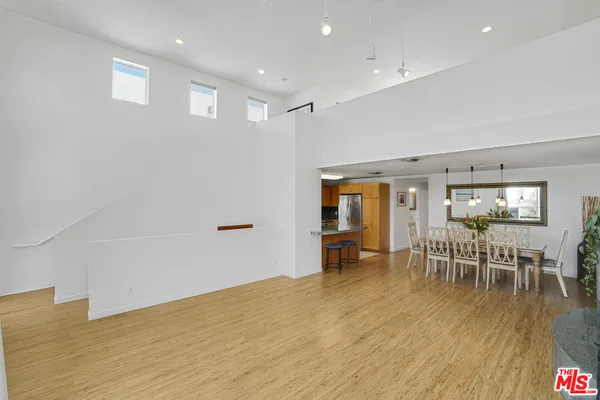 $8,900 | 120 Fleet Street, Unit A, Marina del Rey, CA 90292