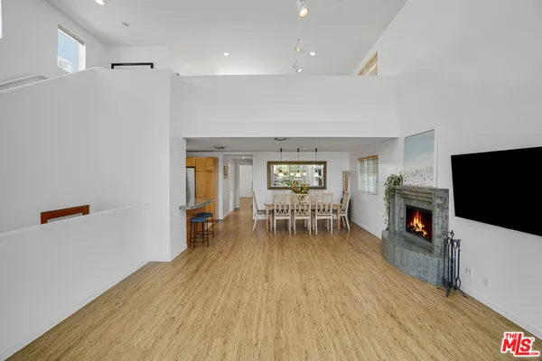 $8,900 | 120 Fleet Street, Unit A, Marina del Rey, CA 90292