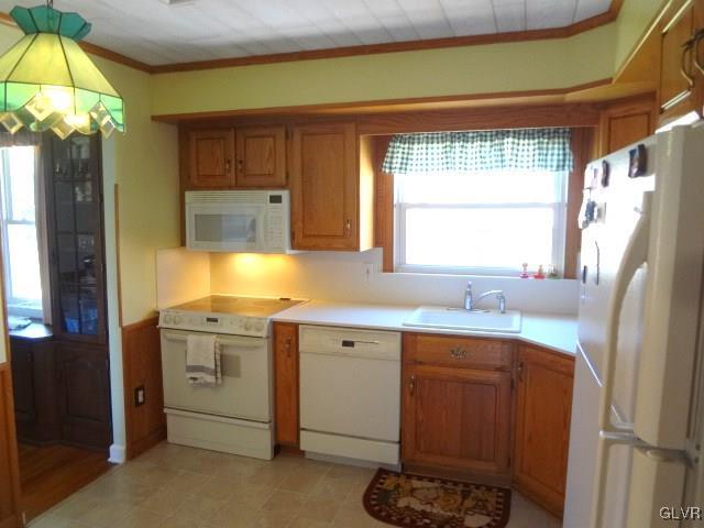 2959 Avon Road Bethlehem, PA 18017 - Photo 9 of 36 Gallery Image 9