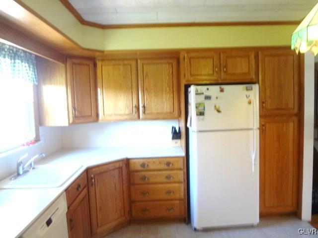 2959 Avon Road Bethlehem, PA 18017 - Photo 10 of 36 Gallery Image 10
