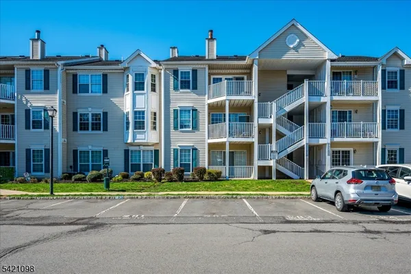 $2,750 | 268 Kempsey Drive, North Brunswick, NJ 08902