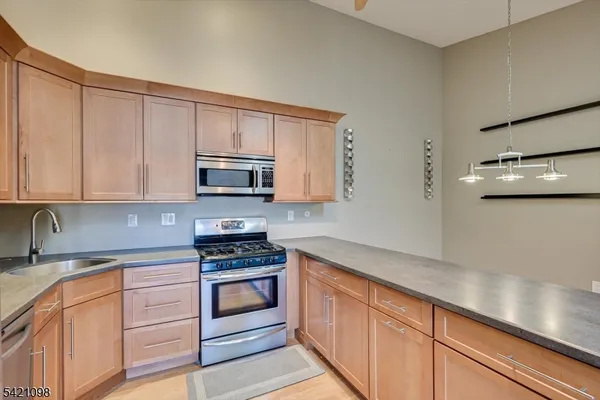 $2,750 | 268 Kempsey Drive, North Brunswick, NJ 08902