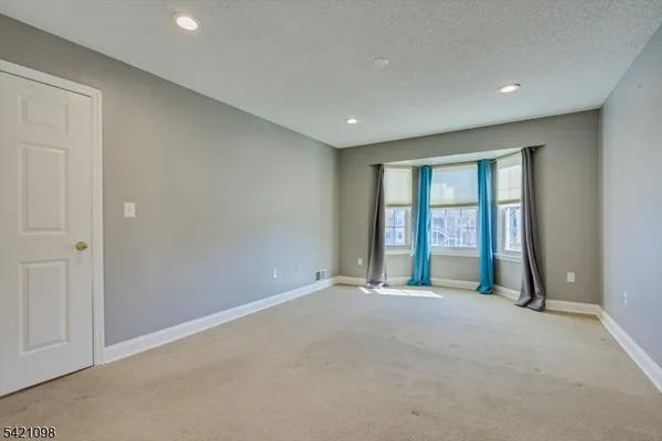 $2,750 | 268 Kempsey Drive, North Brunswick, NJ 08902