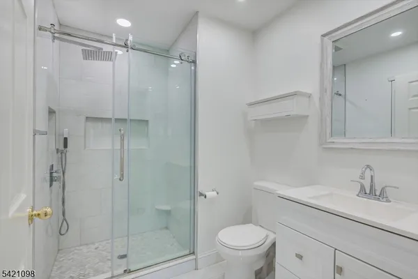 $2,750 | 268 Kempsey Drive, North Brunswick, NJ 08902