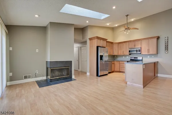 $2,750 | 268 Kempsey Drive, North Brunswick, NJ 08902