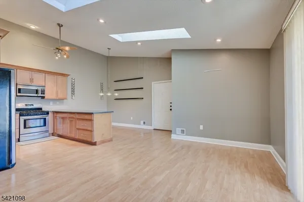 $2,750 | 268 Kempsey Drive, North Brunswick, NJ 08902