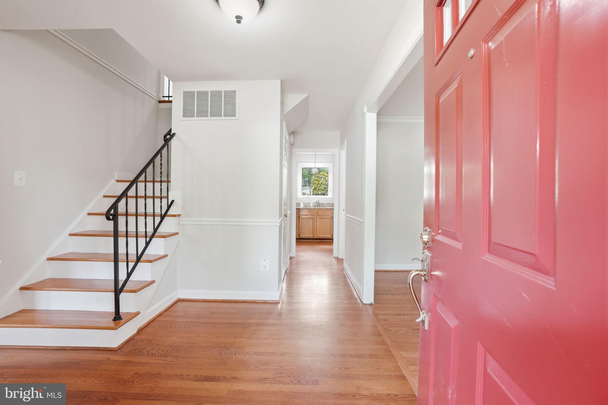 7216 Reservation Drive Springfield, VA 22153 - Photo 4 of 52