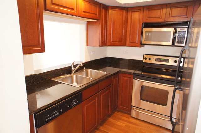 23 Foxcroft Road, Unit 207 Naperville, IL 60565 - Photo 2 of 13