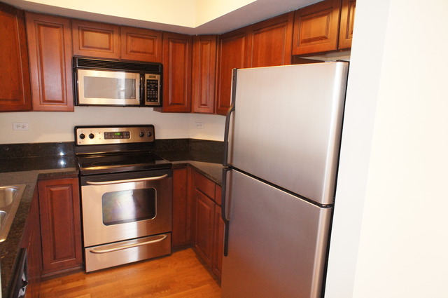 23 Foxcroft Road, Unit 207 Naperville, IL 60565 - Photo 3 of 13