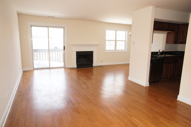 23 Foxcroft Road, Unit 207 Naperville, IL 60565 - Photo 4 of 13
