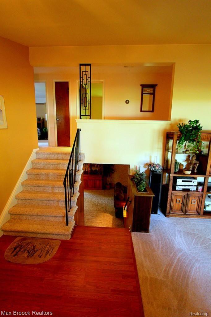 32316 Hearthstone Road Farmington, MI 48334 - Photo 3 of 20 **Entry**